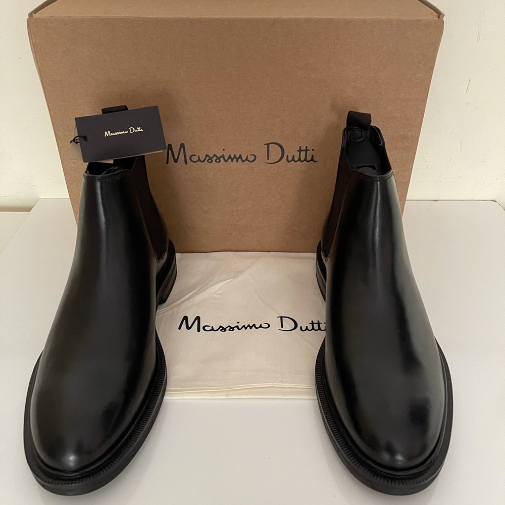 Massimo Dutti men’s Black Nappa leather sock ankle Chelsea Boot.